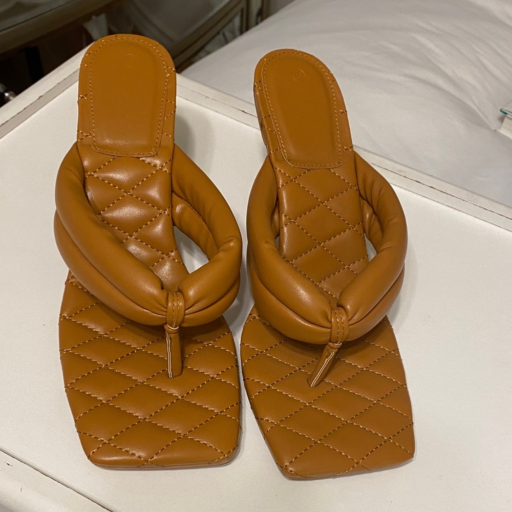 Elegant Tan Quilted Women's Sandals